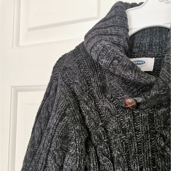 2/$20 Old Navy Boys knit sweater - Picture 2 of 4